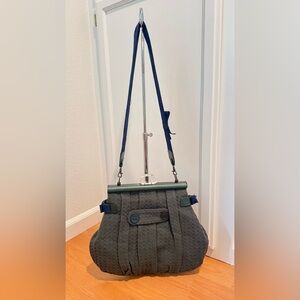 Knit-Textured Gray Crossbody Bag with Navy Strap
